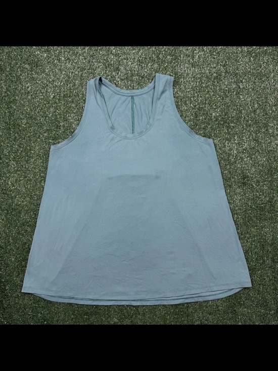 lululemon athletica Tops - Lululemon Women's Shirt Size 8 Green Lightweight Sleeveless Performance Ladies